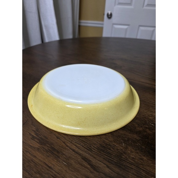 Pyrex Other - Pyrex Vintage 8.5" Pie Plate Yellow White Milk Glass USA Ovenware Dish 209